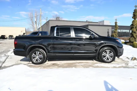 More photos of 2019 Honda Ridgeline RTL at City of Cars, MI