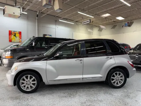 Photos of 2010 Chrysler PT Cruiser Classic for sale in Troy, MI at City of Cars