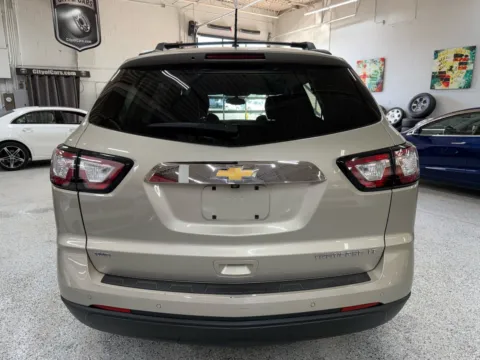 More photos of 2014 Chevrolet Traverse 1LT at City of Cars, MI