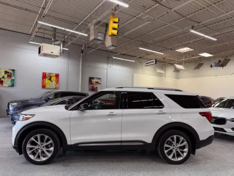 Photos of 2021 Ford Explorer Platinum for sale in Troy, MI at City of Cars