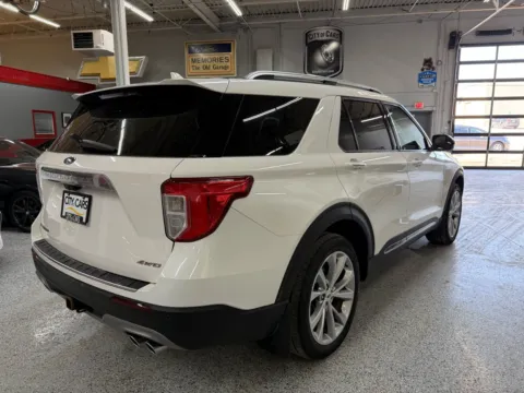 More photos of 2021 Ford Explorer Platinum at City of Cars, MI