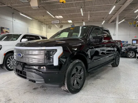 Black 2023 Ford F-150 Lightning LARIAT for sale in Troy, MI