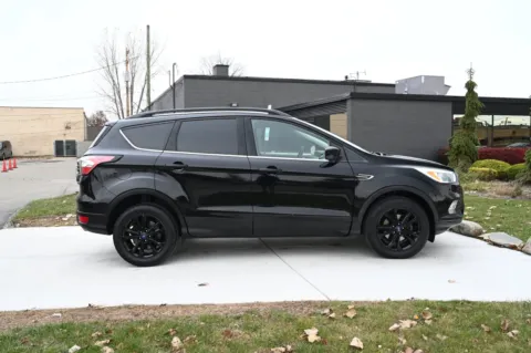 More photos of 2018 Ford Escape SE at City of Cars, MI