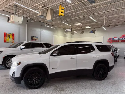 Photos of 2023 GMC Acadia AWD SLT for sale in Troy, MI at City of Cars