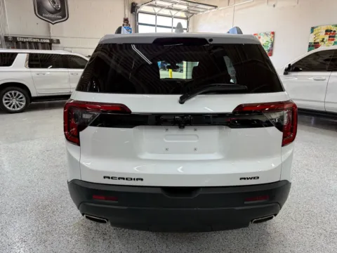 More photos of 2023 GMC Acadia AWD SLT at City of Cars, MI