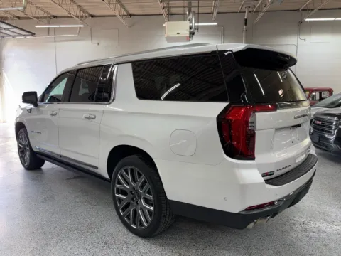Another view of 2025 GMC Yukon XL Denali Ultimate 4WD for sale in Troy, MI at City of Cars