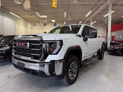 White 2025 GMC Sierra 2500HD Crew Cab, Standard Bed, SLE, 4WD for sale in Troy, MI