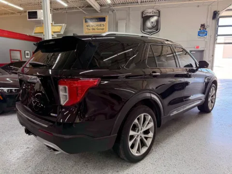 More photos of 2021 Ford Explorer Platinum at City of Cars, MI