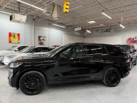 Photos of 2023 Lincoln Aviator Reserve for sale in Troy, MI at City of Cars
