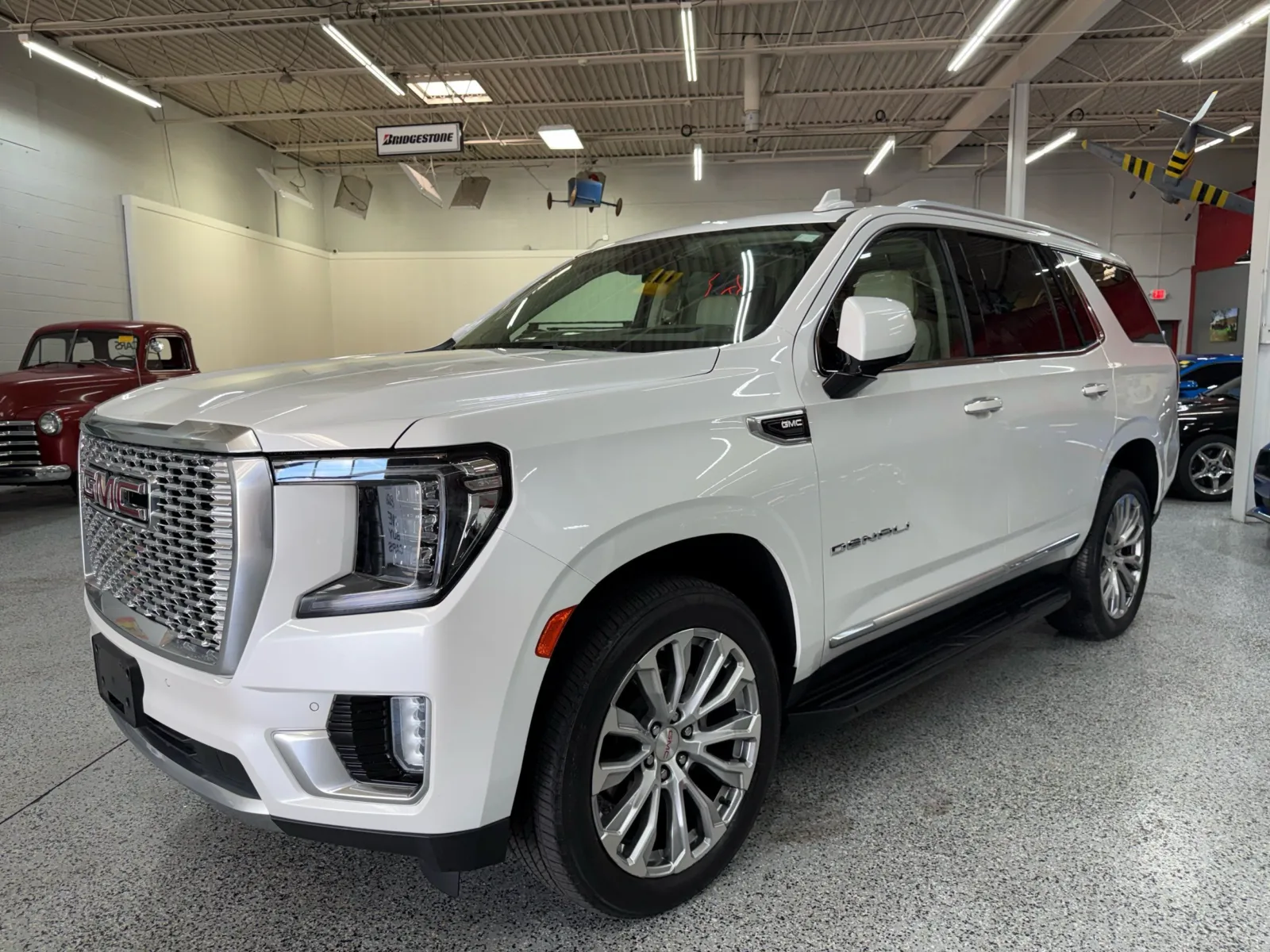 White 2023 GMC Yukon Denali for sale in Troy, MI