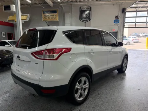 More photos of 2016 Ford Escape SE at City of Cars, MI