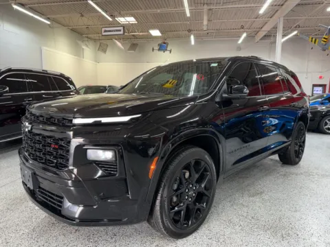 Black 2024 Chevrolet Traverse RS for sale in Troy, MI