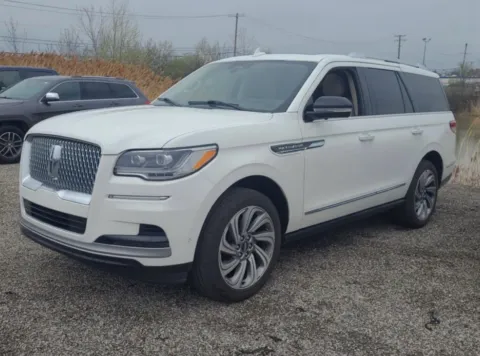 White 2022 Lincoln Navigator Reserve for sale in Troy, MI