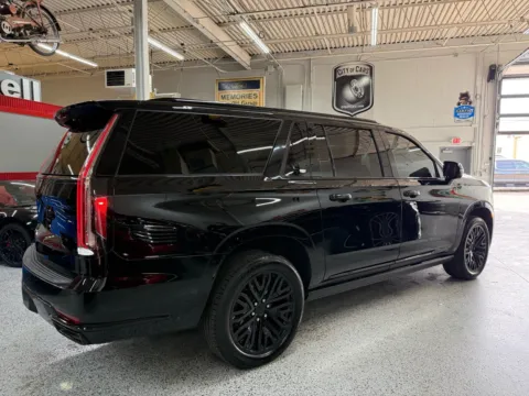 More photos of 2022 Cadillac Escalade ESV Sport Platinum at City of Cars, MI