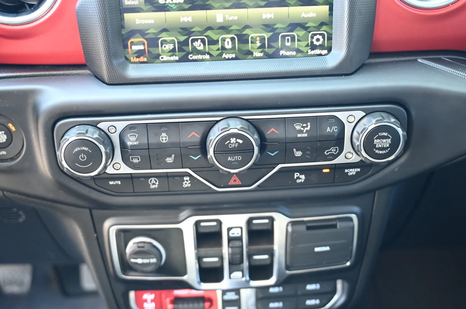 2022 Jeep Wrangler Unlimited Rubicon - Photo 19