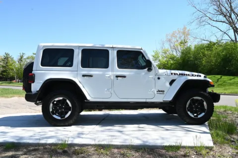 More photos of 2022 Jeep Wrangler Unlimited Rubicon at City of Cars, MI