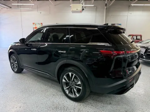 Another view of 2023 INFINITI QX60 LUXE AWD for sale in Troy, MI at City of Cars