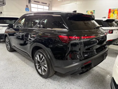 Photos of 2023 INFINITI QX60 LUXE AWD for sale in Troy, MI at City of Cars
