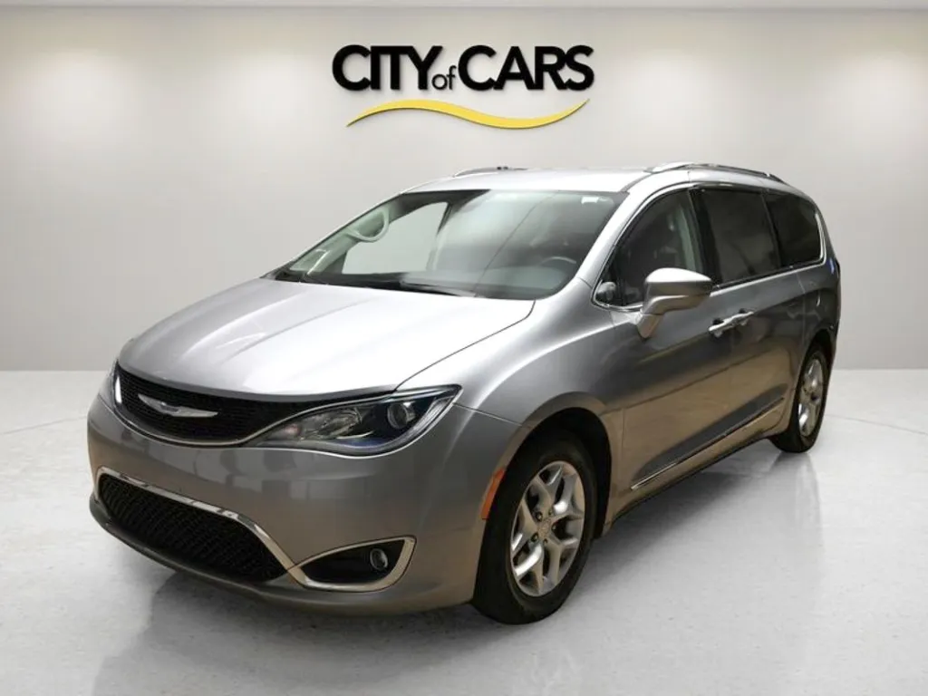 2018 Chrysler Pacifica Touring L for sale in Troy, MI