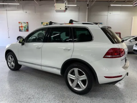 Another view of 2014 Volkswagen Touareg Hybrid for sale in Troy, MI at City of Cars