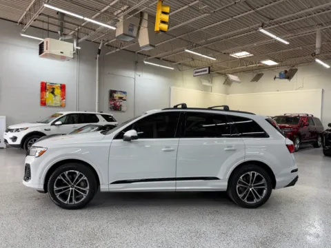 Photos of 2025 Audi Q7 Premium Plus 45 TFSI quattro Tiptronic for sale in Troy, MI at City of Cars