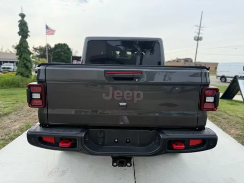 More photos of 2022 Jeep Gladiator Rubicon at City of Cars, MI