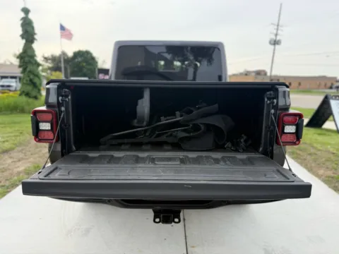 More photos of 2022 Jeep Gladiator Rubicon at City of Cars, MI