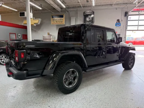 More photos of 2022 Jeep Gladiator Rubicon at City of Cars, MI