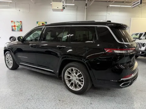 Another view of 2021 Jeep Grand Cherokee L Summit for sale in Troy, MI at City of Cars