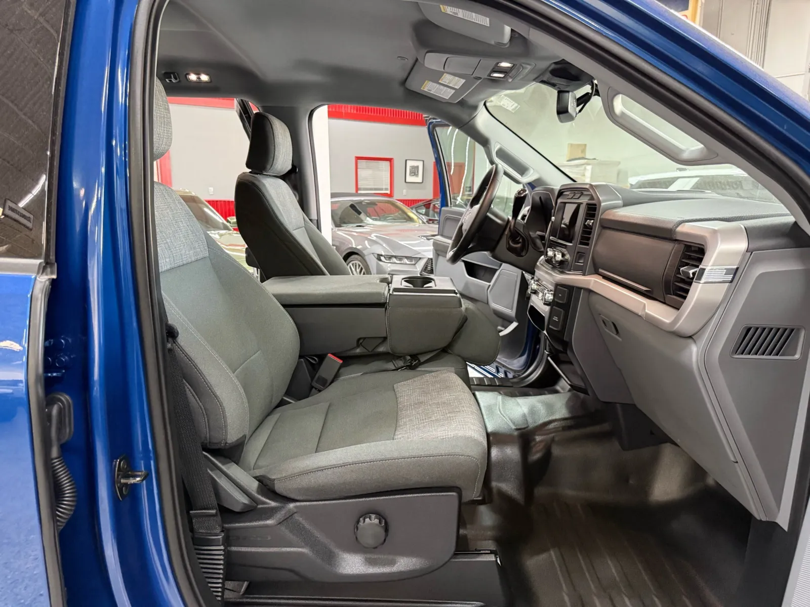 2023 Ford F-150 XLT - Photo 17
