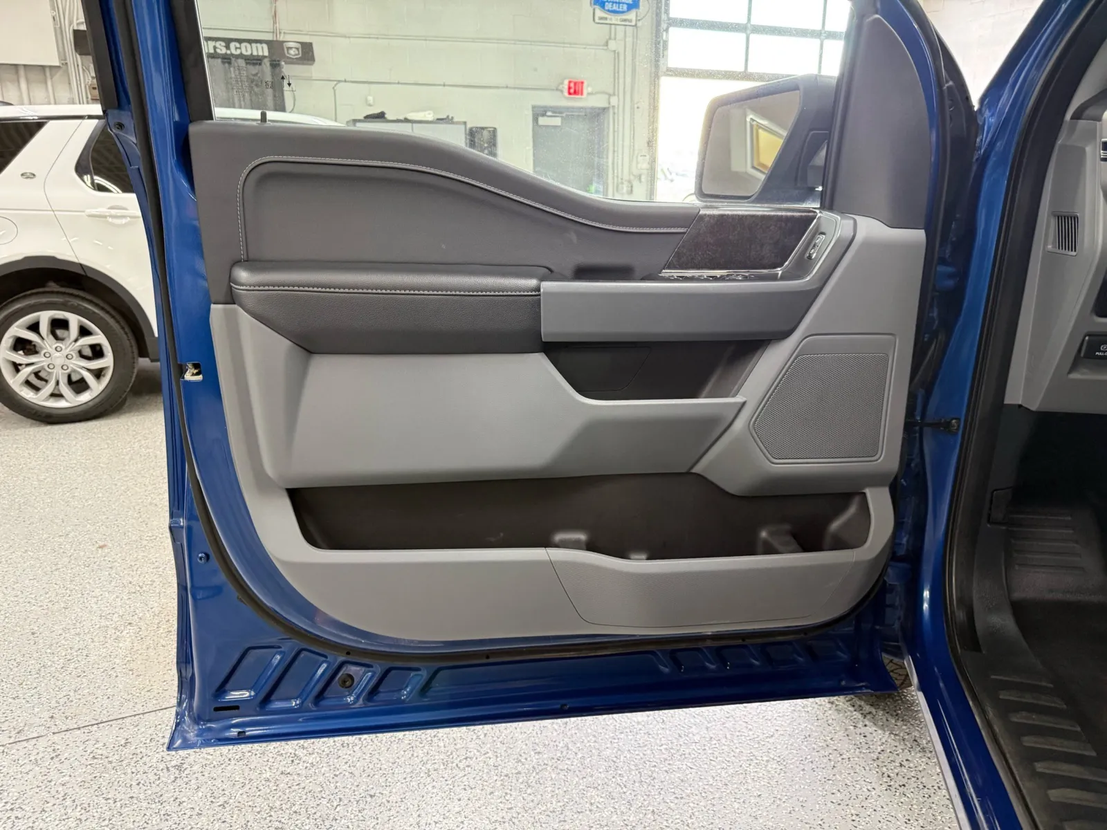 2023 Ford F-150 XLT - Photo 9