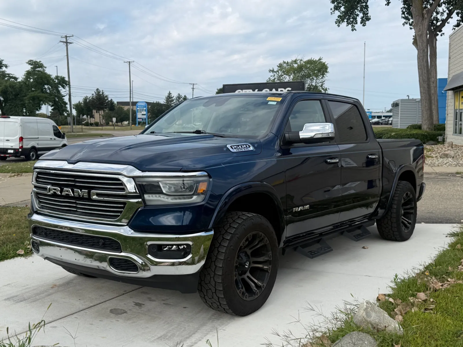 2021 Ram 1500 Laramie Crew Cab 4x4 5'7 Box
