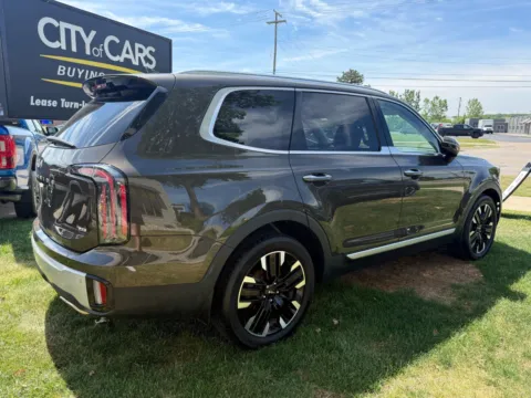 More photos of 2023 Kia Telluride SX Prestige at City of Cars, MI