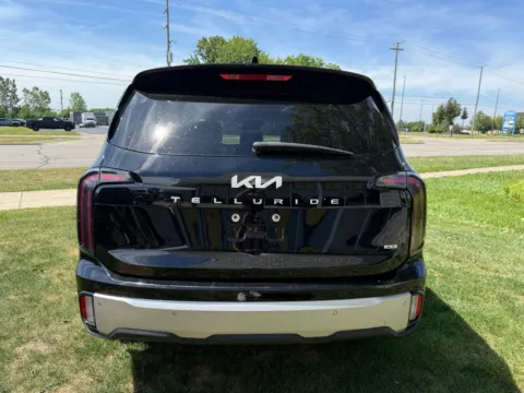 More photos of 2024 Kia Telluride EX at City of Cars, MI