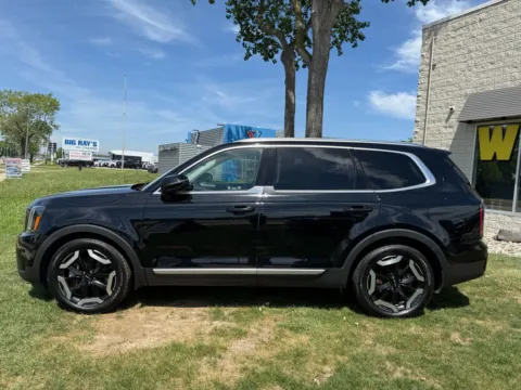 Photos of 2024 Kia Telluride EX for sale in Troy, MI at City of Cars