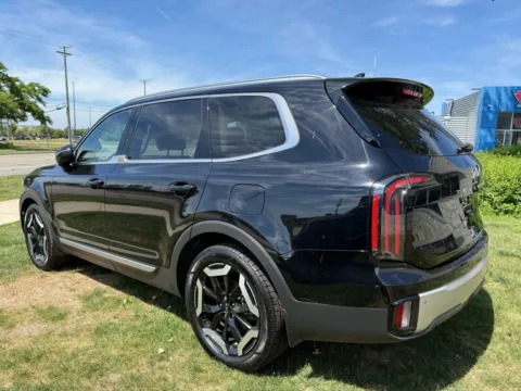 Another view of 2024 Kia Telluride EX for sale in Troy, MI at City of Cars