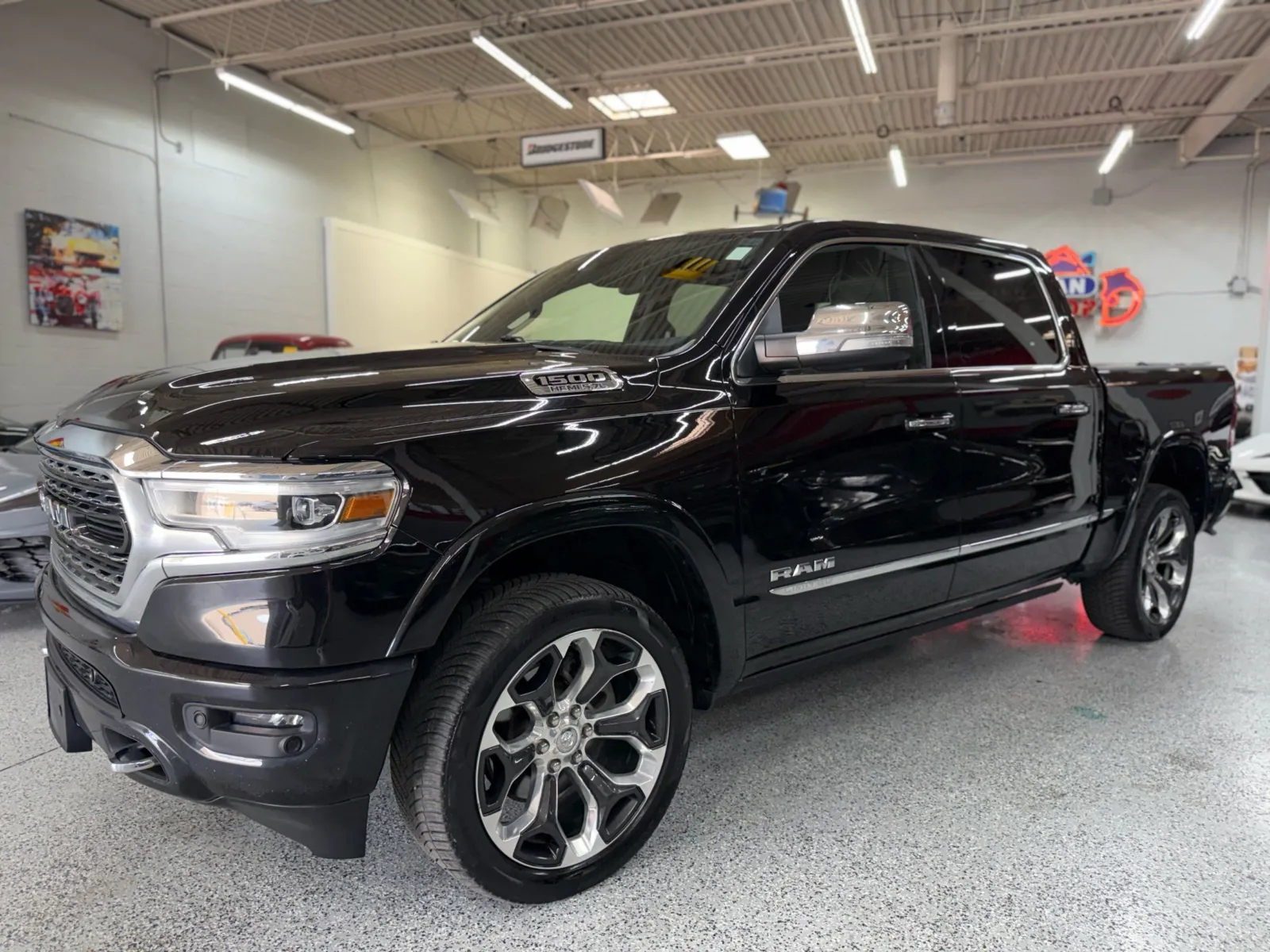 Black 2022 Ram 1500 Limited for sale in Troy, MI