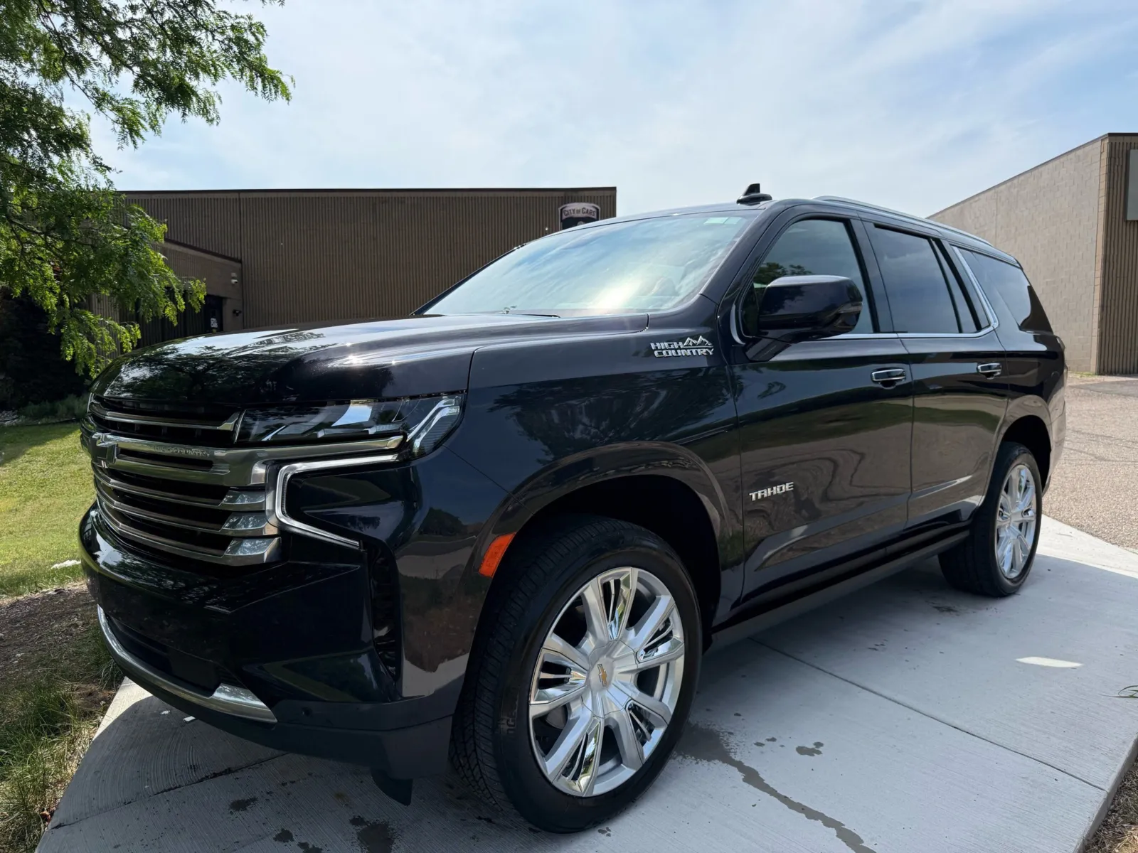 Gray 2023 Chevrolet Tahoe 4WD High Country for sale in Troy, MI