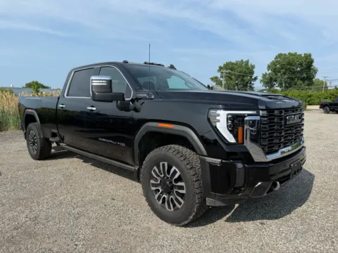Another view of 2024 GMC Sierra 2500HD Denali Ultimate for sale in Troy, MI at City of Cars
