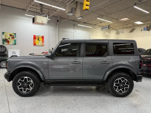 Photos of 2023 Ford Bronco Outer Banks for sale in Troy, MI at City of Cars
