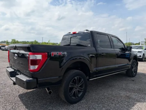More photos of 2022 Ford F-150 LARIAT at City of Cars, MI
