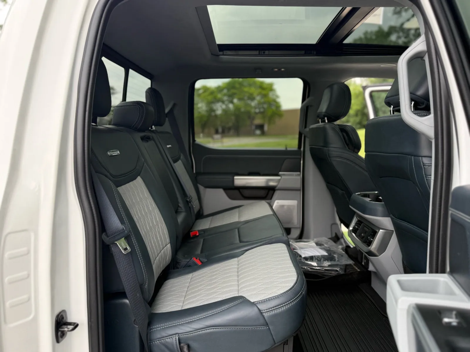 Ford F-250 photo 20
