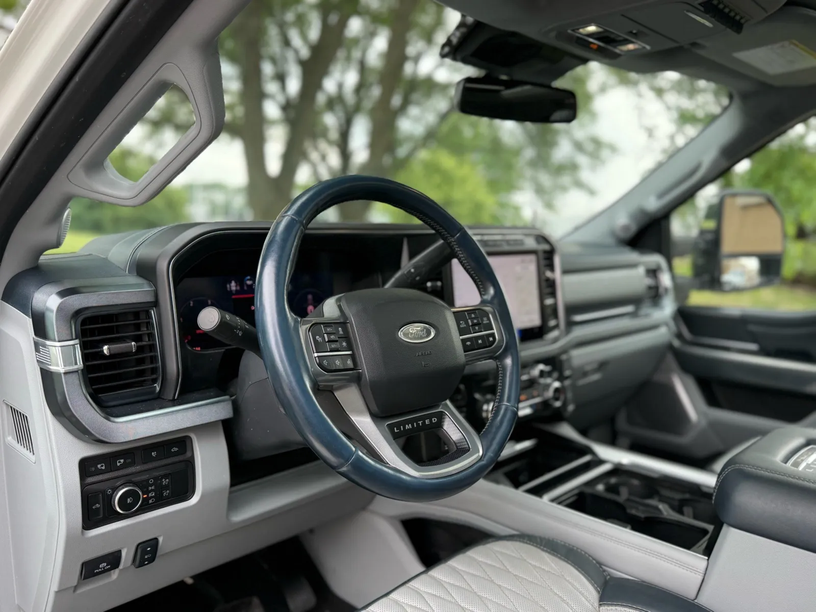 Ford F-250 photo 10