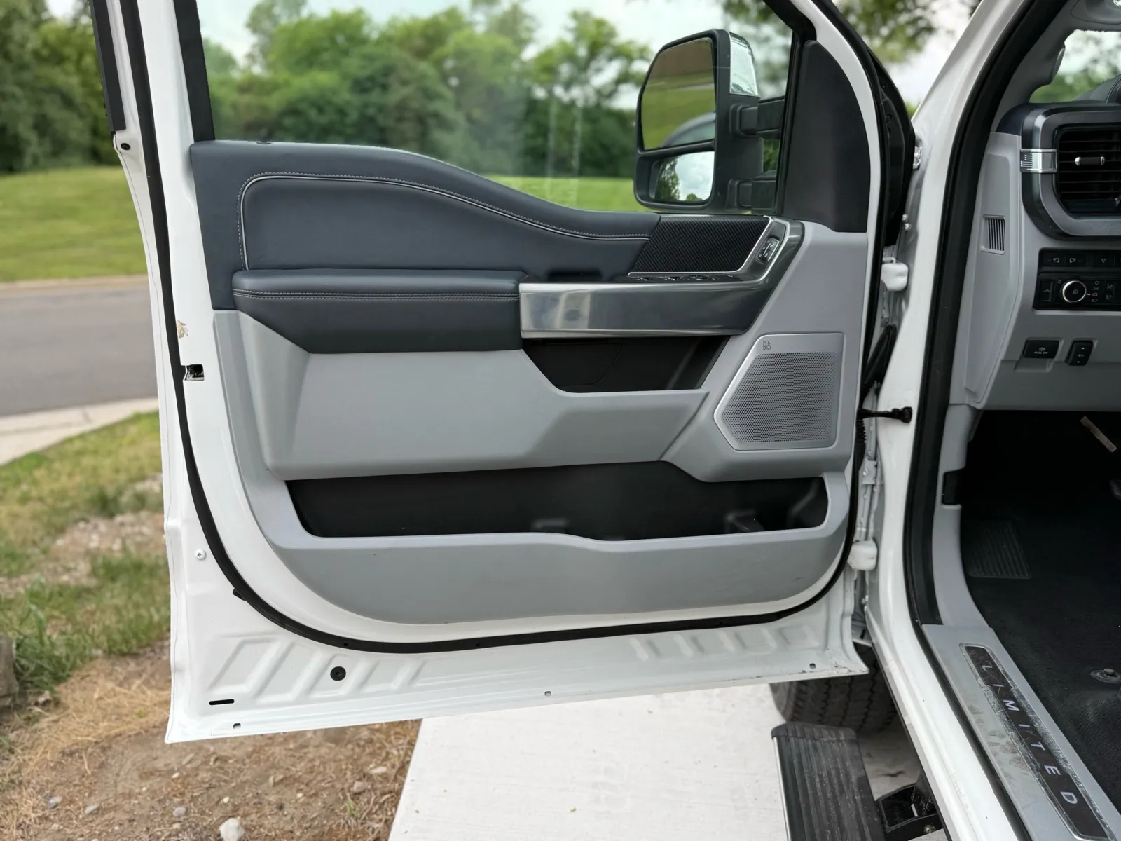 Ford F-250 photo 9