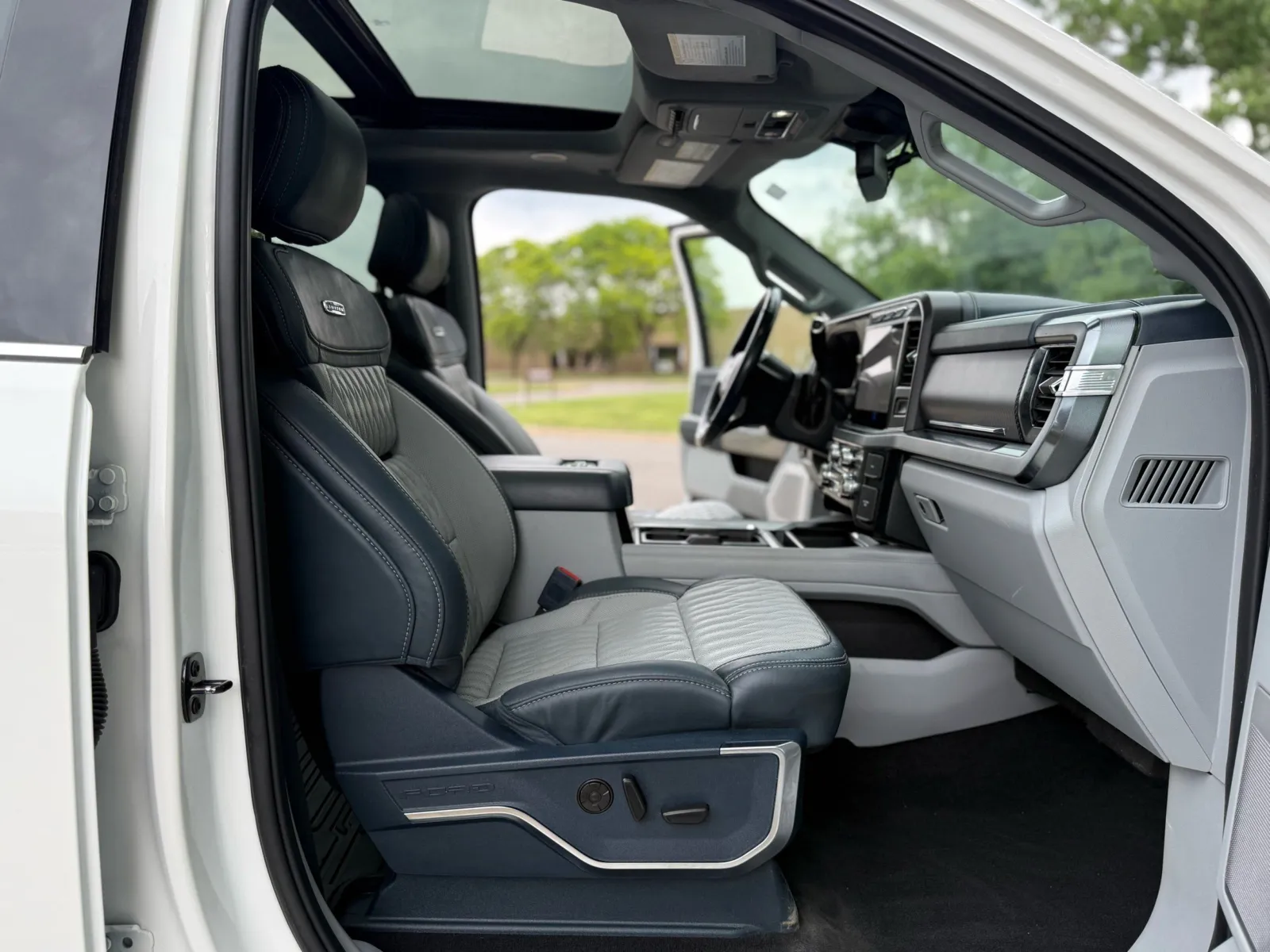 Ford F-250 photo 17