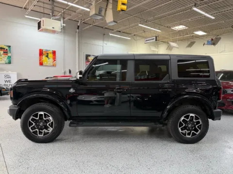 Photos of 2024 Ford Bronco Outer Banks for sale in Troy, MI at City of Cars