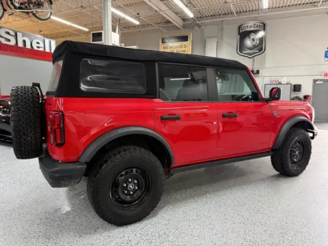 More photos of 2023 Ford Bronco Black Diamond at City of Cars, MI