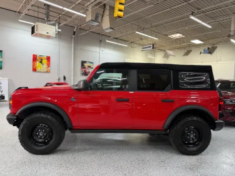 Photos of 2023 Ford Bronco Black Diamond for sale in Troy, MI at City of Cars