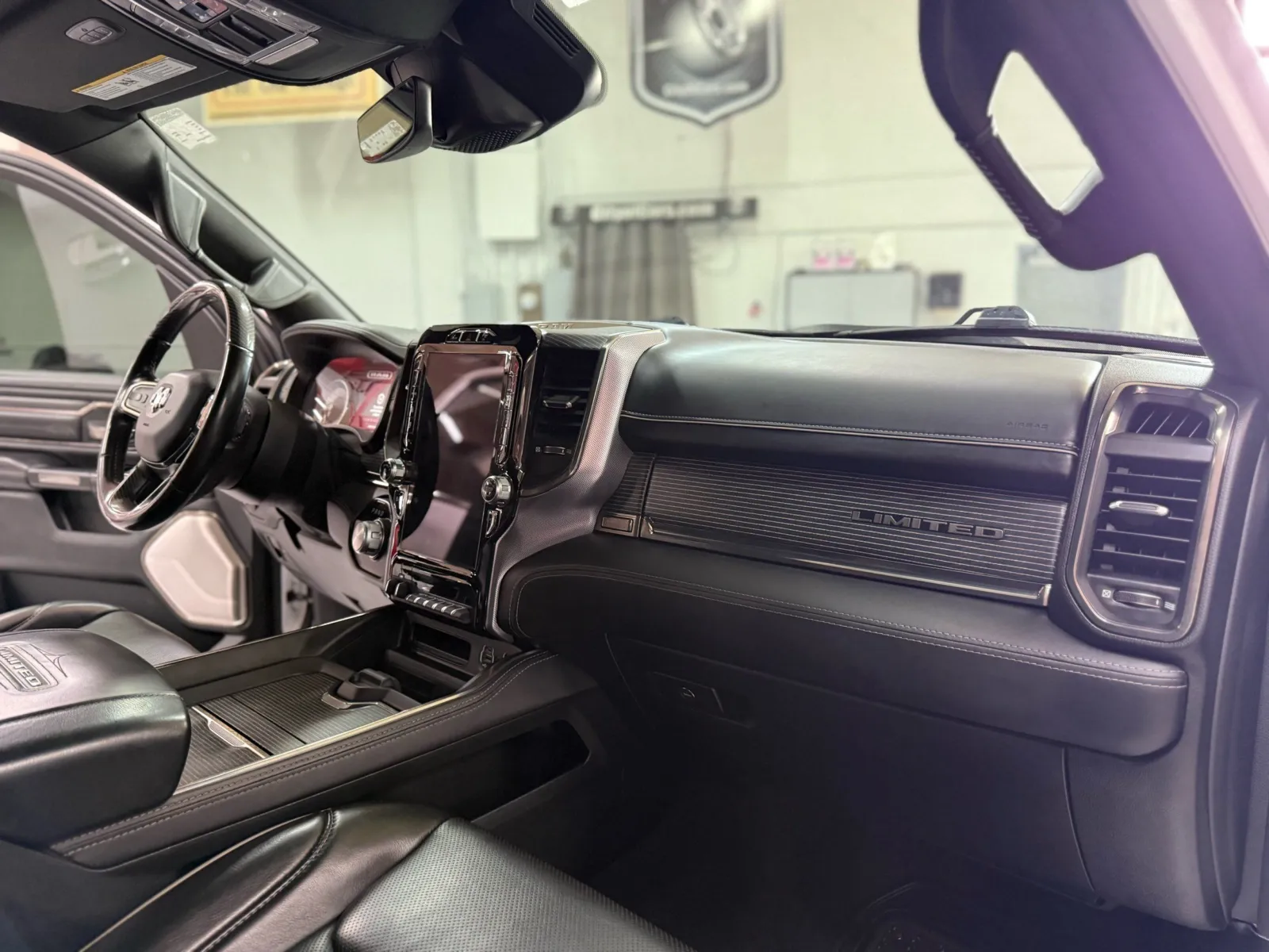 Ram 1500 photo 12