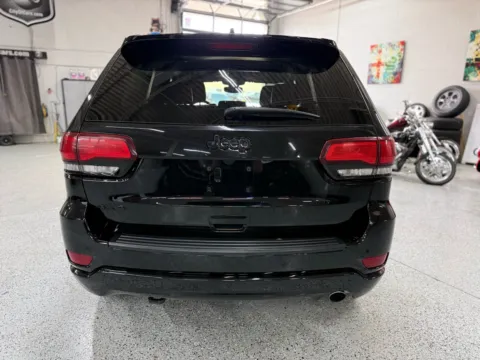 More photos of 2021 Jeep Grand Cherokee Altitude at City of Cars, MI